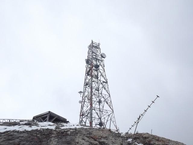 Crownsnest radio tower