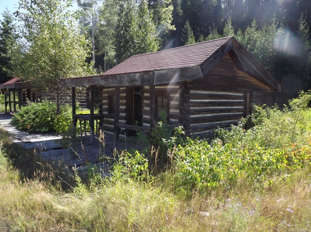 Yahk tourist cabin