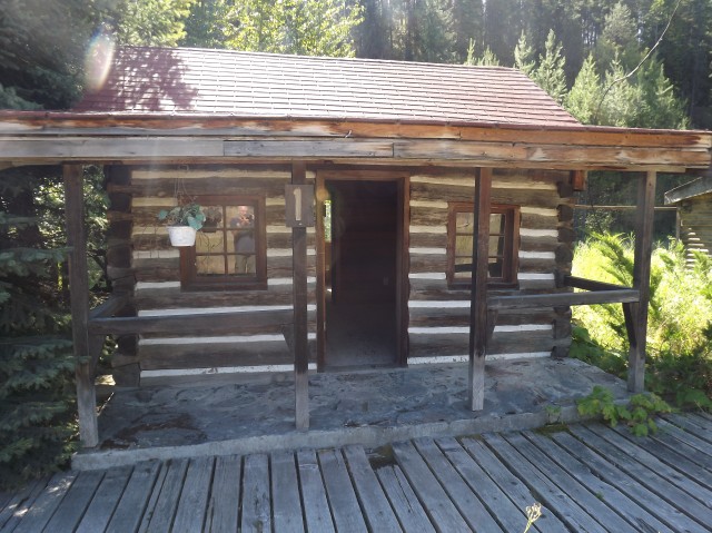 Yahk BC log cabin