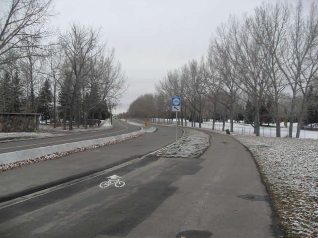 Glenmore Park paved pathway