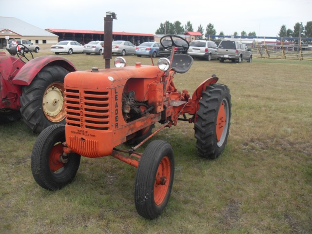 Leader tractor