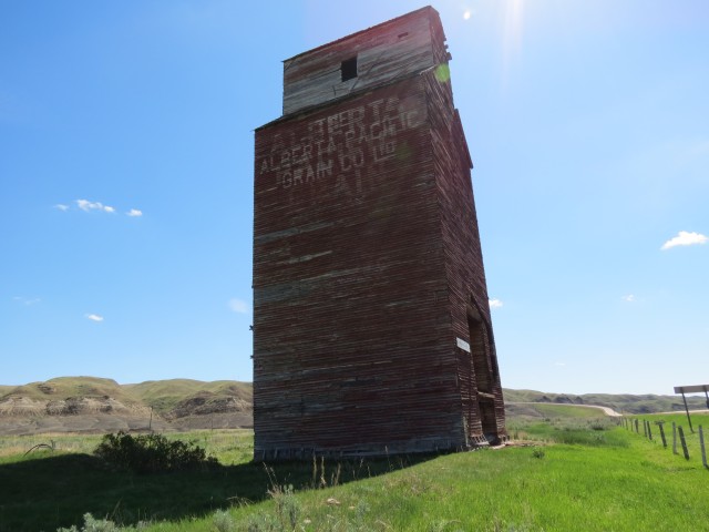 Dorothy Alberta grain elevator
