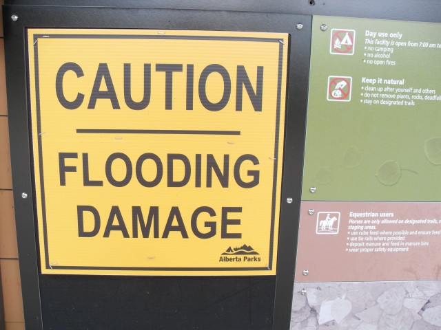 Flooding damage sign