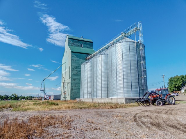 Picture Butte AB elevator