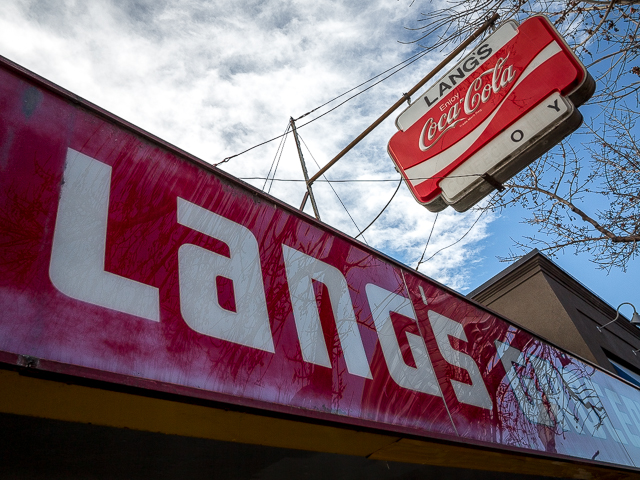 Lang's Grocery 17th Ave SW