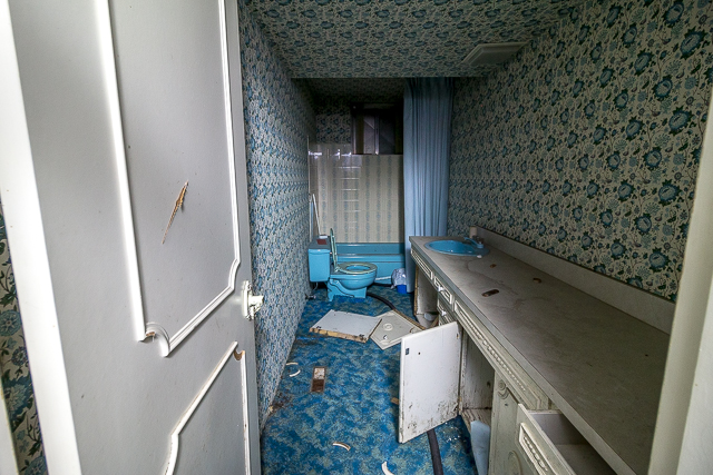 1970s Pastel Blue Bathroom
