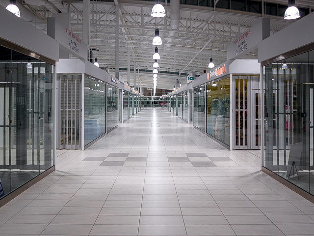 Empty Hall New Horizon Mall