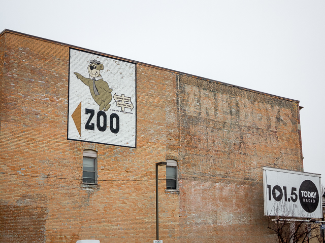 Yogi Bear Zoo Sign