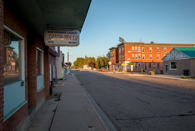 Downtown Bassano AB