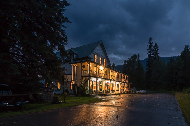 Trout Lake British Columbia Hotel