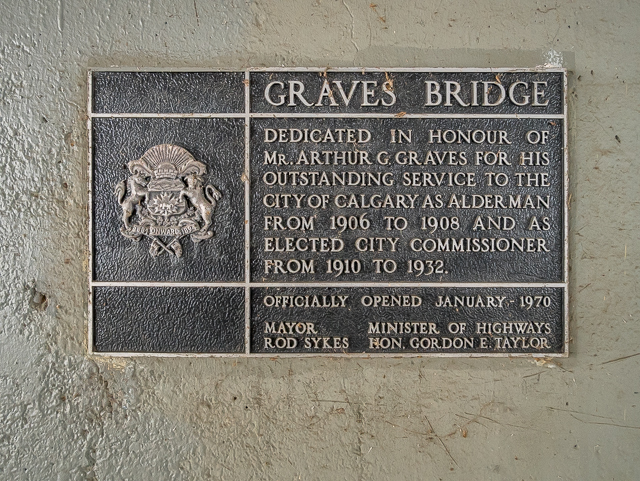 Grave's Bridge Plaque