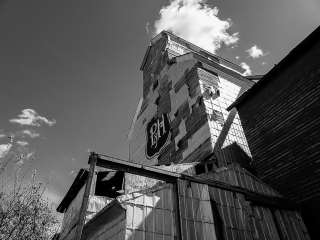 Sharples AB Elevator