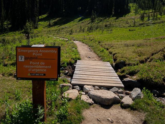 Mt Revelstoke Emergency Sign