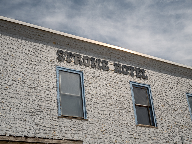 Strome Alberta Hotel